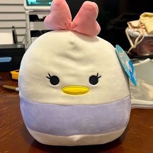 12" Daisy Duck - Disney Squishmallow